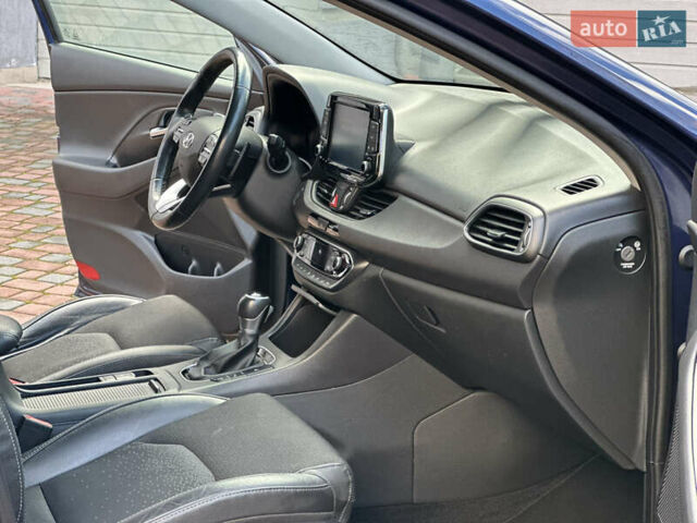 Синий Хендай i30, объемом двигателя 1.4 л и пробегом 205 тыс. км за 10950 $, фото 149 на Automoto.ua