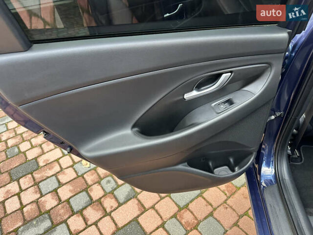 Синий Хендай i30, объемом двигателя 1.4 л и пробегом 205 тыс. км за 10950 $, фото 160 на Automoto.ua