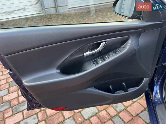 Синий Хендай i30, объемом двигателя 1.4 л и пробегом 205 тыс. км за 10950 $, фото 109 на Automoto.ua
