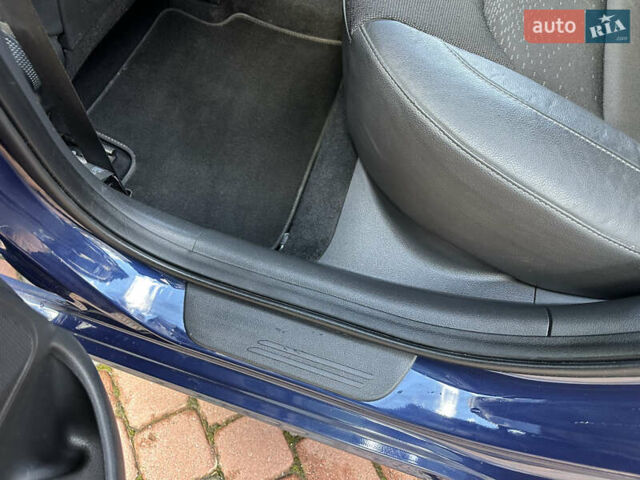 Синий Хендай i30, объемом двигателя 1.4 л и пробегом 205 тыс. км за 10950 $, фото 159 на Automoto.ua