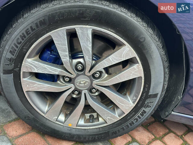 Синий Хендай i30, объемом двигателя 1.4 л и пробегом 205 тыс. км за 10950 $, фото 80 на Automoto.ua