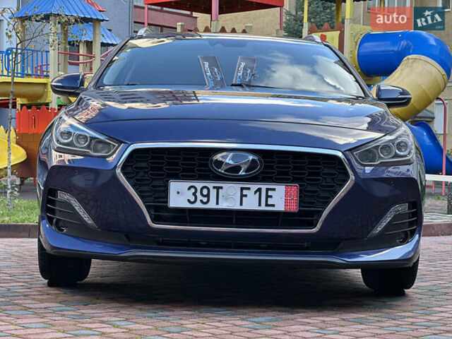 Синий Хендай i30, объемом двигателя 1.4 л и пробегом 205 тыс. км за 10950 $, фото 13 на Automoto.ua