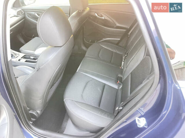 Синій Хендай i30, об'ємом двигуна 1.4 л та пробігом 201 тис. км за 11800 $, фото 9 на Automoto.ua