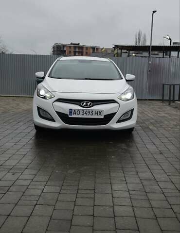 Белый Хендай i30 Wagon, объемом двигателя 1.6 л и пробегом 166 тыс. км за 8190 $, фото 2 на Automoto.ua