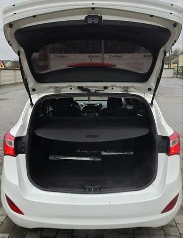 Белый Хендай i30 Wagon, объемом двигателя 1.6 л и пробегом 166 тыс. км за 8190 $, фото 6 на Automoto.ua