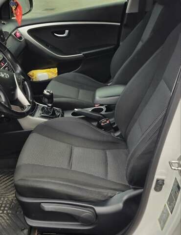Белый Хендай i30 Wagon, объемом двигателя 1.6 л и пробегом 166 тыс. км за 8190 $, фото 12 на Automoto.ua