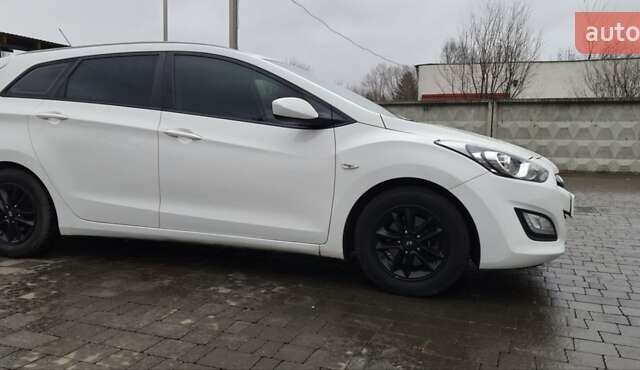 Белый Хендай i30 Wagon, объемом двигателя 1.6 л и пробегом 166 тыс. км за 8190 $, фото 3 на Automoto.ua