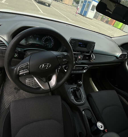 Білий Хендай i30 Wagon, об'ємом двигуна 1.5 л та пробігом 120 тис. км за 14000 $, фото 5 на Automoto.ua
