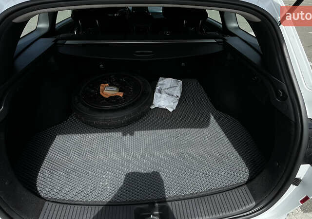 Білий Хендай i30 Wagon, об'ємом двигуна 1.5 л та пробігом 120 тис. км за 14000 $, фото 8 на Automoto.ua