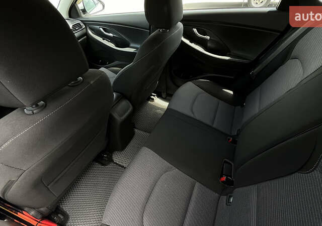 Білий Хендай i30 Wagon, об'ємом двигуна 1.5 л та пробігом 120 тис. км за 14000 $, фото 6 на Automoto.ua
