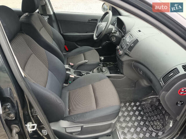 Чорний Хендай i30 Wagon, об'ємом двигуна 1.6 л та пробігом 185 тис. км за 6200 $, фото 12 на Automoto.ua