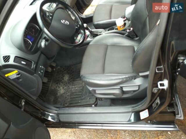 Чорний Хендай i30 Wagon, об'ємом двигуна 2 л та пробігом 176 тис. км за 7800 $, фото 17 на Automoto.ua