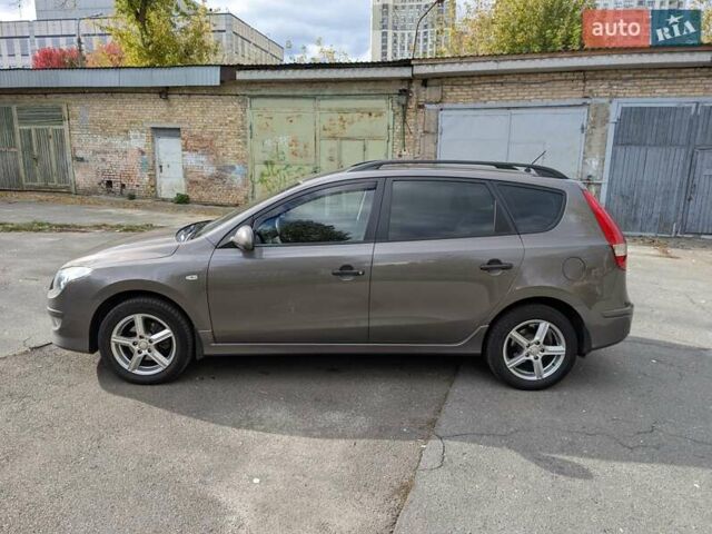 Коричневый Хендай i30 Wagon, объемом двигателя 1.6 л и пробегом 236 тыс. км за 7200 $, фото 1 на Automoto.ua