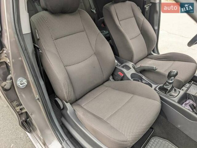 Коричневый Хендай i30 Wagon, объемом двигателя 1.6 л и пробегом 236 тыс. км за 7200 $, фото 12 на Automoto.ua