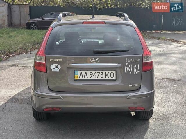 Коричневый Хендай i30 Wagon, объемом двигателя 1.6 л и пробегом 236 тыс. км за 7200 $, фото 3 на Automoto.ua