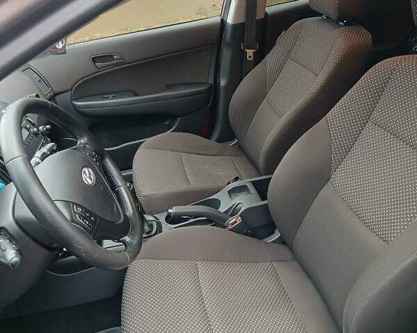Коричневый Хендай i30 Wagon, объемом двигателя 1.6 л и пробегом 237 тыс. км за 6900 $, фото 10 на Automoto.ua