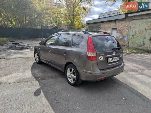 Коричневый Хендай i30 Wagon, объемом двигателя 1.6 л и пробегом 236 тыс. км за 7200 $, фото 2 на Automoto.ua