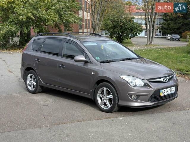 Коричневый Хендай i30 Wagon, объемом двигателя 1.6 л и пробегом 236 тыс. км за 7200 $, фото 6 на Automoto.ua