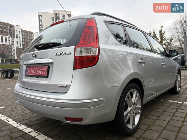 Сірий Хендай i30 Wagon, об'ємом двигуна 2 л та пробігом 213 тис. км за 8399 $, фото 2 на Automoto.ua