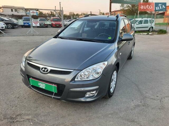 Серый Хендай i30 Wagon, объемом двигателя 0 л и пробегом 175 тыс. км за 6700 $, фото 4 на Automoto.ua