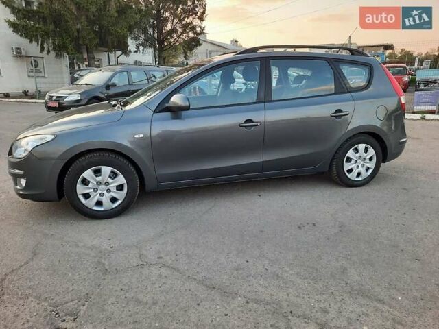 Серый Хендай i30 Wagon, объемом двигателя 0 л и пробегом 175 тыс. км за 6700 $, фото 9 на Automoto.ua
