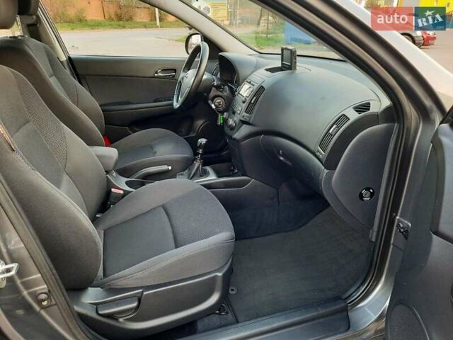 Серый Хендай i30 Wagon, объемом двигателя 0 л и пробегом 175 тыс. км за 6700 $, фото 84 на Automoto.ua