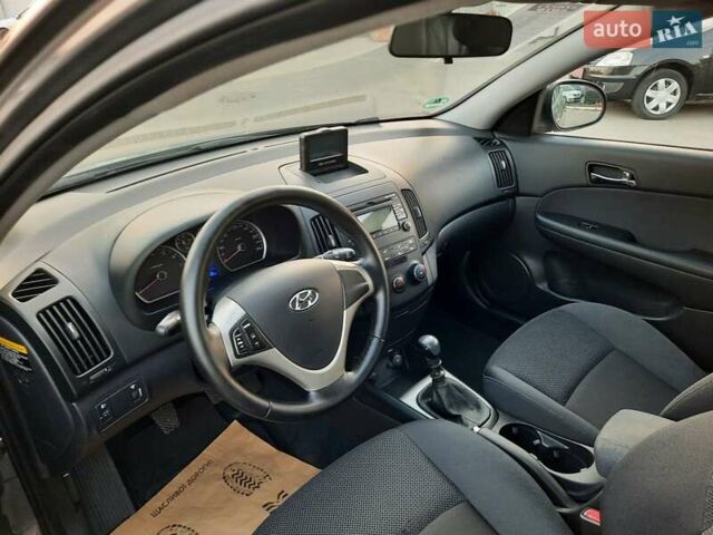Серый Хендай i30 Wagon, объемом двигателя 0 л и пробегом 175 тыс. км за 6700 $, фото 55 на Automoto.ua