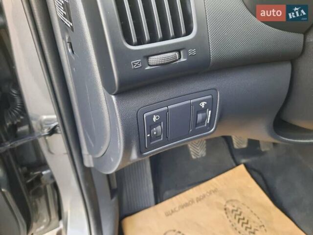Серый Хендай i30 Wagon, объемом двигателя 0 л и пробегом 175 тыс. км за 6700 $, фото 36 на Automoto.ua