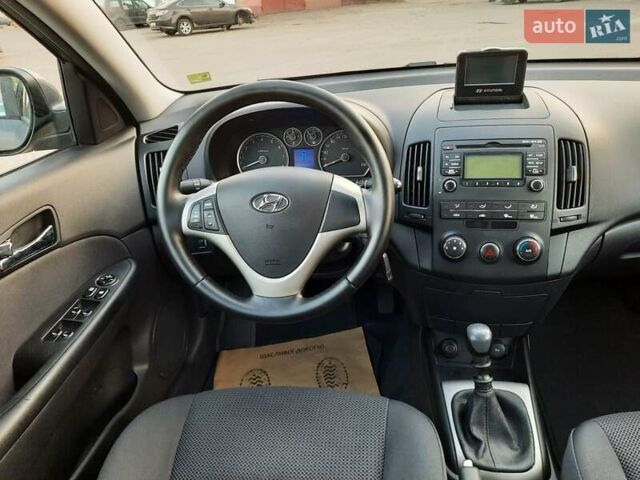 Серый Хендай i30 Wagon, объемом двигателя 0 л и пробегом 175 тыс. км за 6700 $, фото 52 на Automoto.ua