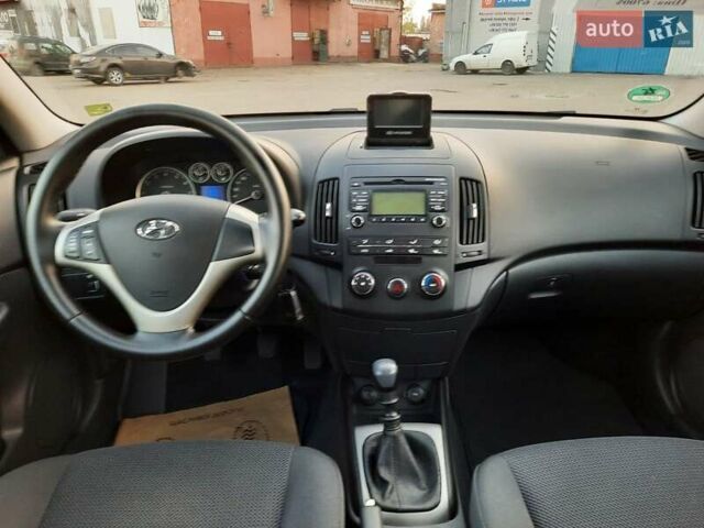 Серый Хендай i30 Wagon, объемом двигателя 0 л и пробегом 175 тыс. км за 6700 $, фото 54 на Automoto.ua