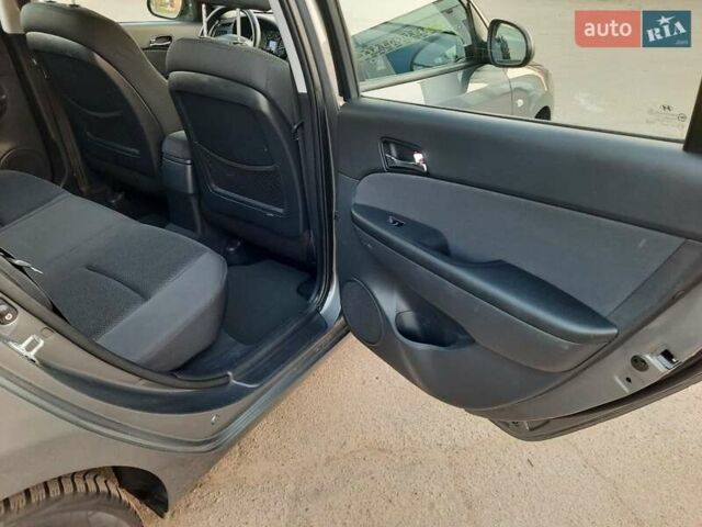 Серый Хендай i30 Wagon, объемом двигателя 0 л и пробегом 175 тыс. км за 6700 $, фото 76 на Automoto.ua