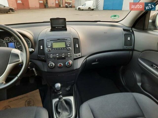 Серый Хендай i30 Wagon, объемом двигателя 0 л и пробегом 175 тыс. км за 6700 $, фото 53 на Automoto.ua