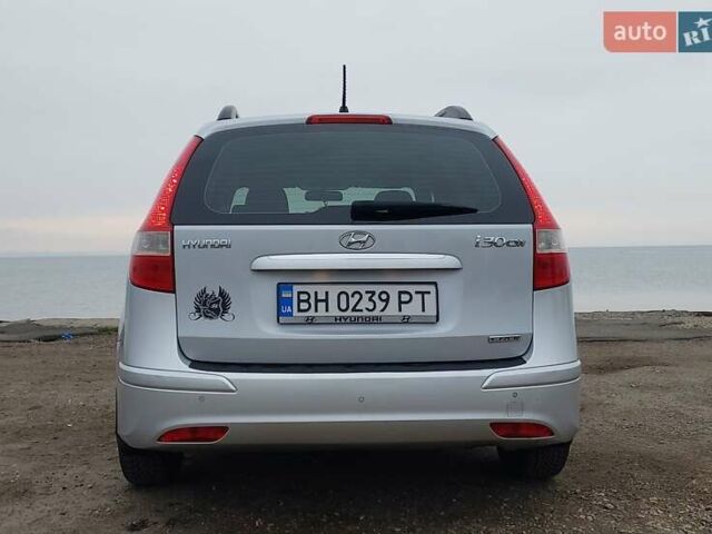 Сірий Хендай i30 Wagon, об'ємом двигуна 1.59 л та пробігом 205 тис. км за 7500 $, фото 1 на Automoto.ua