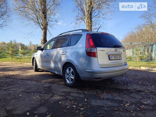 Сірий Хендай i30 Wagon, об'ємом двигуна 1.6 л та пробігом 228 тис. км за 7000 $, фото 3 на Automoto.ua