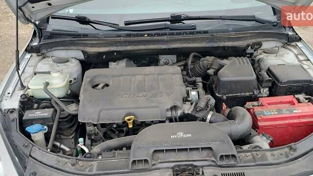 Сірий Хендай i30 Wagon, об'ємом двигуна 1.59 л та пробігом 205 тис. км за 7500 $, фото 15 на Automoto.ua