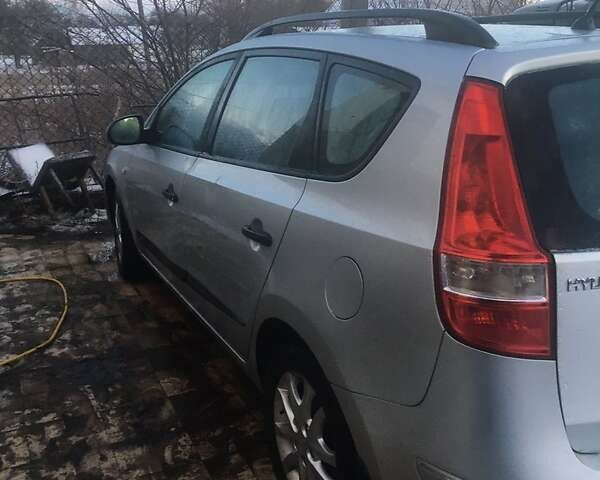 Сірий Хендай i30 Wagon, об'ємом двигуна 1.6 л та пробігом 240 тис. км за 5555 $, фото 5 на Automoto.ua