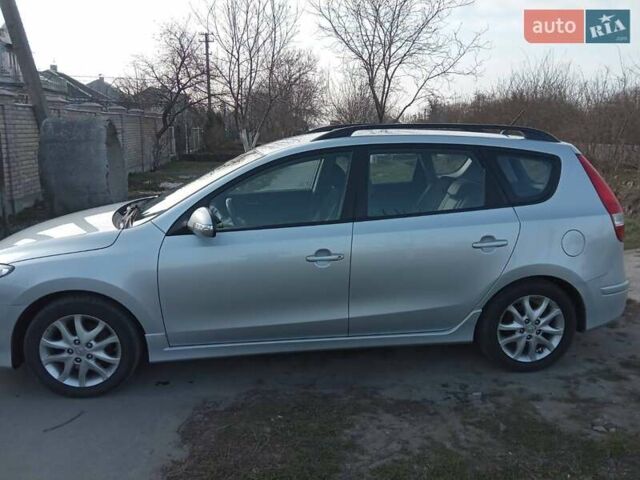Серый Хендай i30 Wagon, объемом двигателя 1.6 л и пробегом 375 тыс. км за 7100 $, фото 1 на Automoto.ua