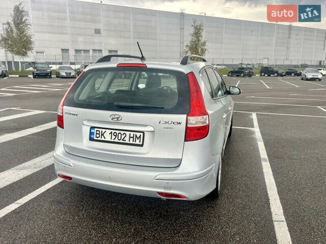 Серый Хендай i30 Wagon, объемом двигателя 1.6 л и пробегом 311 тыс. км за 7800 $, фото 4 на Automoto.ua