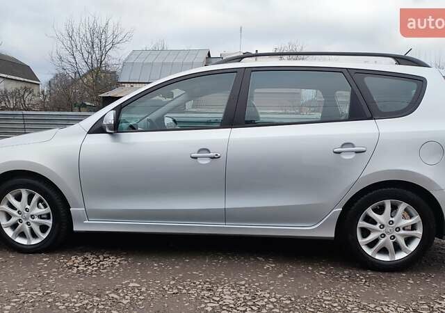 Сірий Хендай i30 Wagon, об'ємом двигуна 1.58 л та пробігом 216 тис. км за 7700 $, фото 3 на Automoto.ua