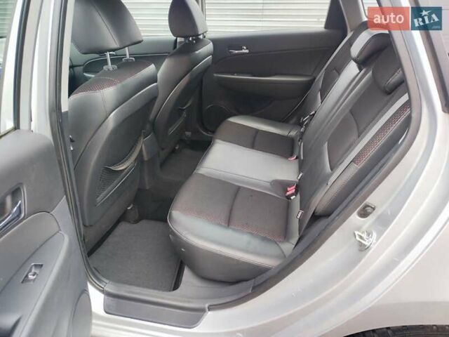 Сірий Хендай i30 Wagon, об'ємом двигуна 1.58 л та пробігом 216 тис. км за 7700 $, фото 23 на Automoto.ua