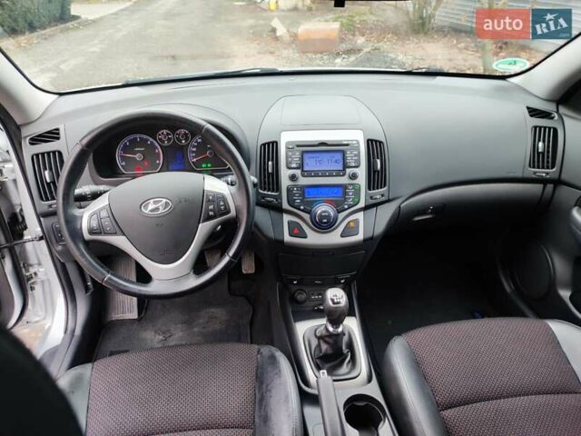 Сірий Хендай i30 Wagon, об'ємом двигуна 1.58 л та пробігом 216 тис. км за 7700 $, фото 14 на Automoto.ua