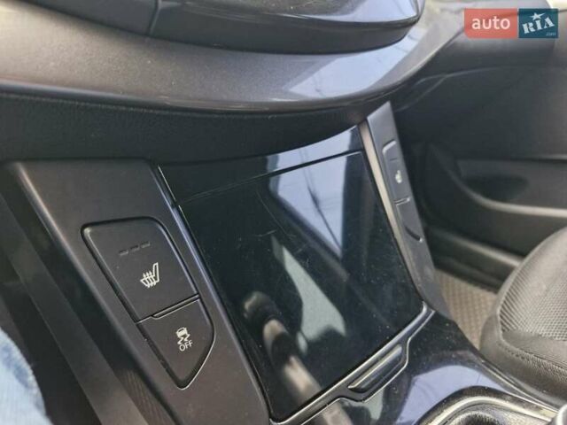 Белый Хендай и40, объемом двигателя 1.69 л и пробегом 245 тыс. км за 6999 $, фото 24 на Automoto.ua