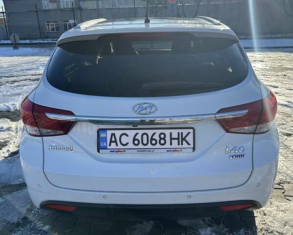 Белый Хендай и40, объемом двигателя 1.7 л и пробегом 232 тыс. км за 11200 $, фото 3 на Automoto.ua