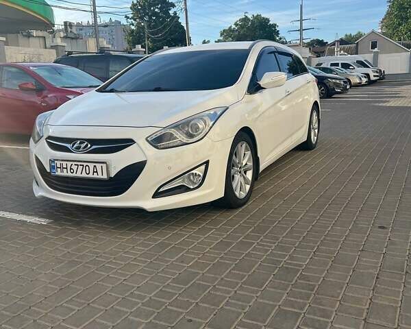 Белый Хендай и40, объемом двигателя 1.7 л и пробегом 294 тыс. км за 9500 $, фото 7 на Automoto.ua