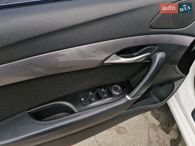 Белый Хендай и40, объемом двигателя 1.69 л и пробегом 245 тыс. км за 6999 $, фото 10 на Automoto.ua