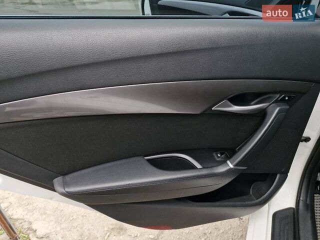 Белый Хендай и40, объемом двигателя 1.69 л и пробегом 245 тыс. км за 6999 $, фото 11 на Automoto.ua