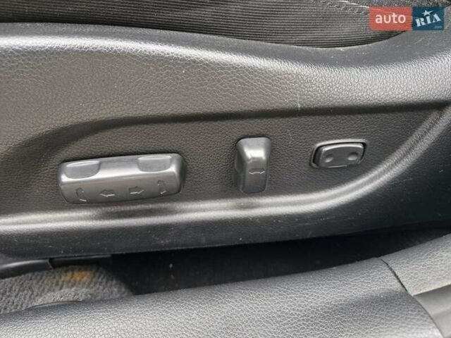 Белый Хендай и40, объемом двигателя 1.69 л и пробегом 245 тыс. км за 6999 $, фото 13 на Automoto.ua