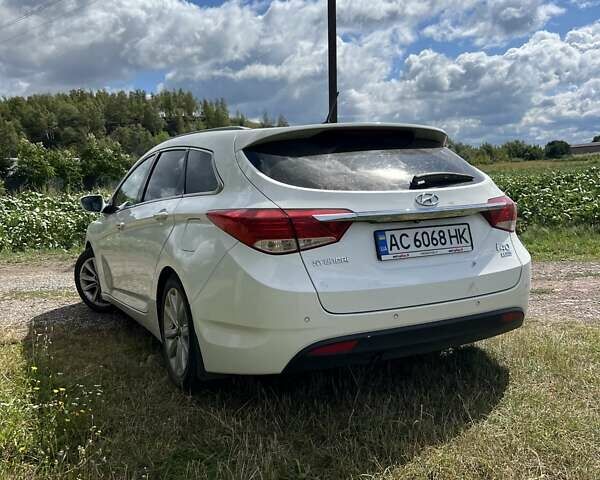 Белый Хендай и40, объемом двигателя 1.69 л и пробегом 269 тыс. км за 10500 $, фото 4 на Automoto.ua