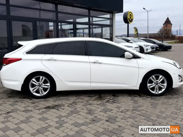 Белый Хендай и40, объемом двигателя 1.7 л и пробегом 337 тыс. км за 9790 $, фото 7 на Automoto.ua
