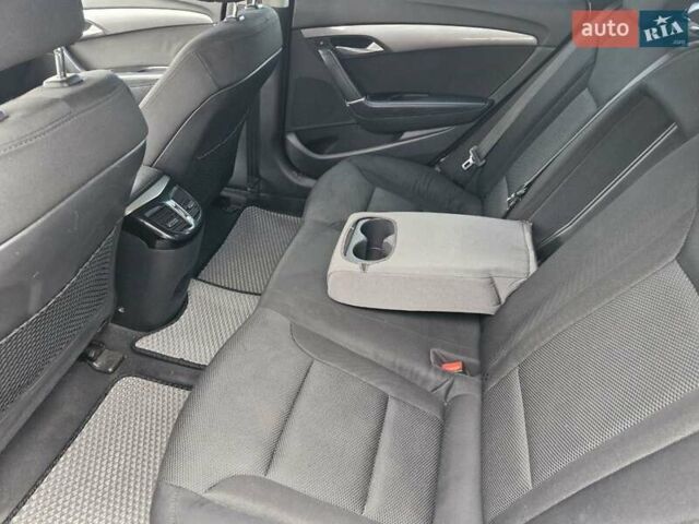 Белый Хендай и40, объемом двигателя 1.69 л и пробегом 245 тыс. км за 6999 $, фото 28 на Automoto.ua